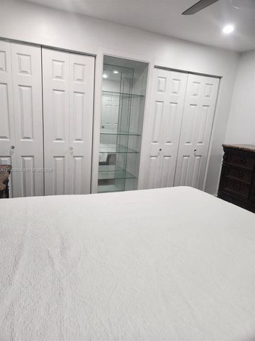 290 NW 92nd Avenue 1, Pembroke Pines, FL 33024