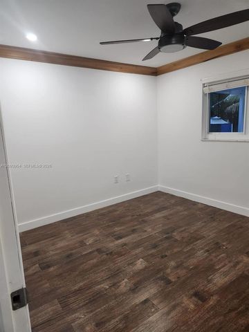 290 NW 92nd Avenue 1, Pembroke Pines, FL 33024