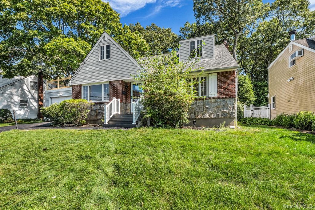 26 Shelley Place, Huntington Station, NY 11746 — photo 2
