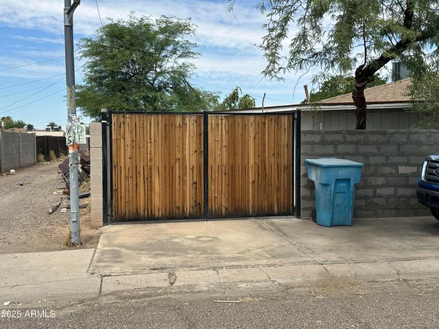 3117 W ROMA Avenue, Phoenix, AZ 85017