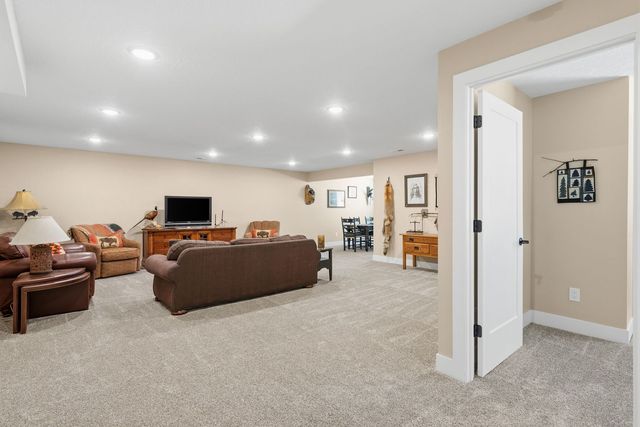 1311 Heights Court, Bettendorf, IA 52722