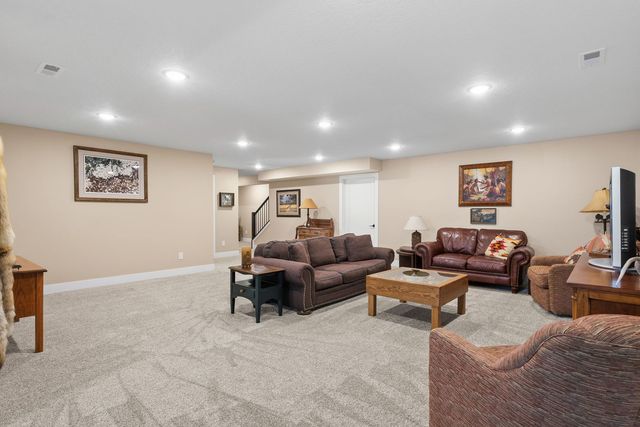 1311 Heights Court, Bettendorf, IA 52722