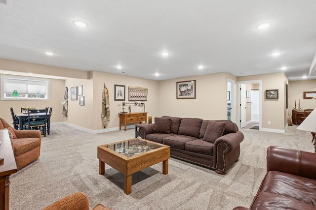1311 Heights Court, Bettendorf, IA 52722