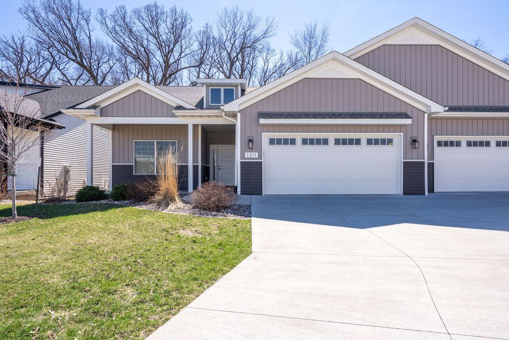 1311 Heights Court, Bettendorf, IA 52722