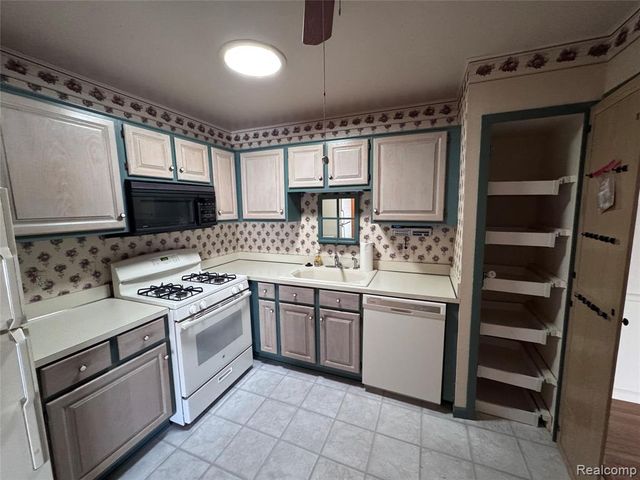 38984 Golfview Drive, Clinton Township, MI 48038