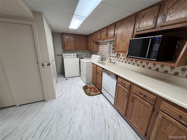 38984 Golfview Drive, Clinton Township, MI 48038