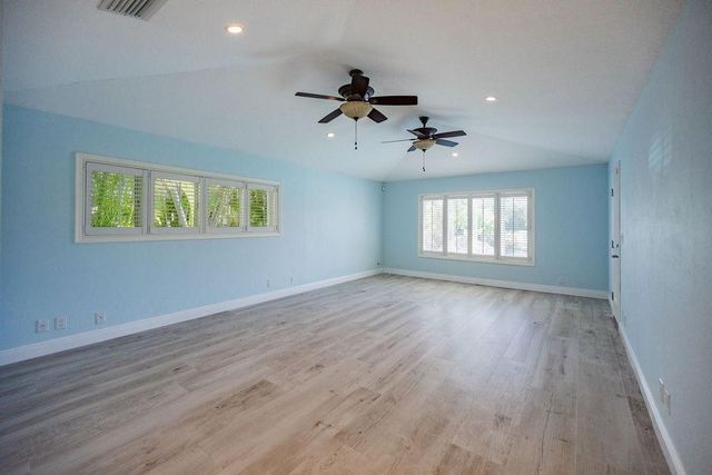 2432 NE 22nd Avenue, Lighthouse Point, FL 33064