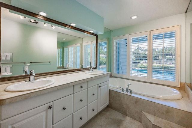 2432 NE 22nd Avenue, Lighthouse Point, FL 33064