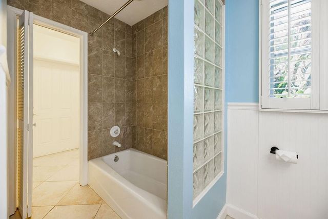 2432 NE 22nd Avenue, Lighthouse Point, FL 33064