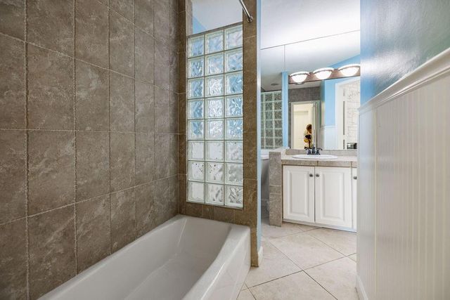 2432 NE 22nd Avenue, Lighthouse Point, FL 33064