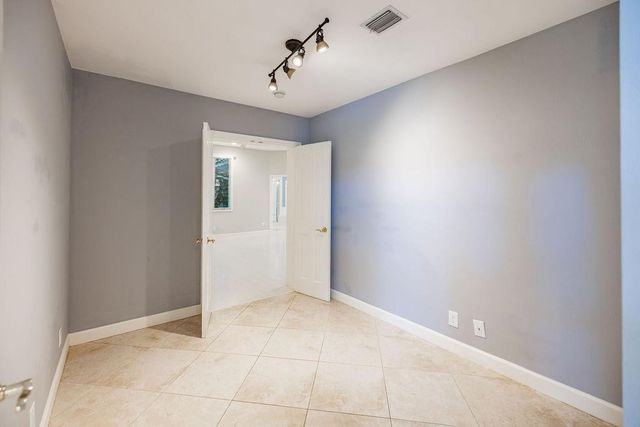 2432 NE 22nd Avenue, Lighthouse Point, FL 33064