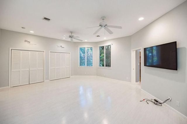 2432 NE 22nd Avenue, Lighthouse Point, FL 33064