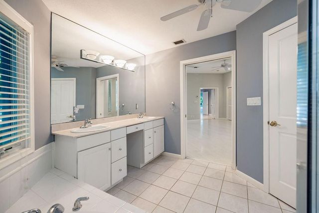 2432 NE 22nd Avenue, Lighthouse Point, FL 33064