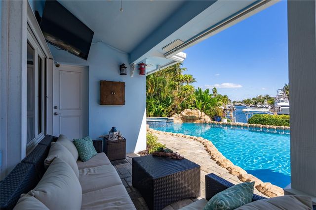 2432 NE 22nd Avenue, Lighthouse Point, FL 33064