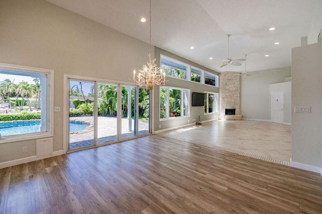 2432 NE 22nd Avenue, Lighthouse Point, FL 33064