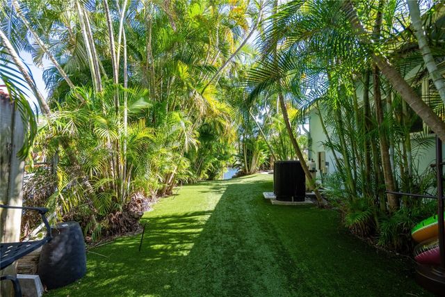 2432 NE 22nd Avenue, Lighthouse Point, FL 33064