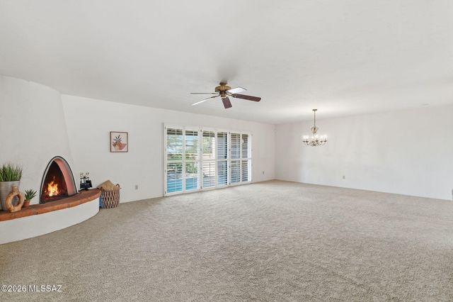 8585 N Via Tioga, Tucson, AZ 85704