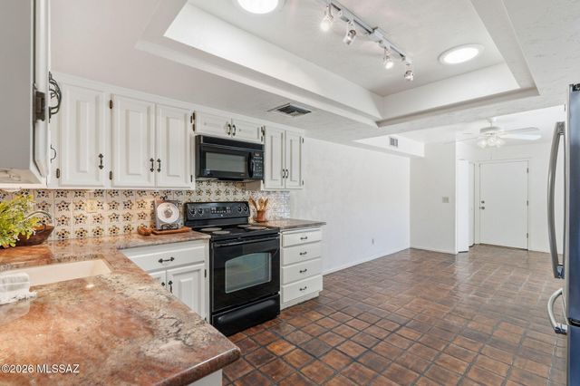 8585 N Via Tioga, Tucson, AZ 85704