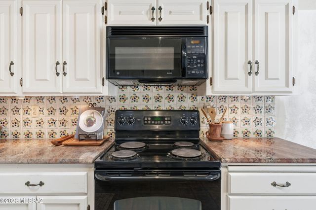 8585 N Via Tioga, Tucson, AZ 85704
