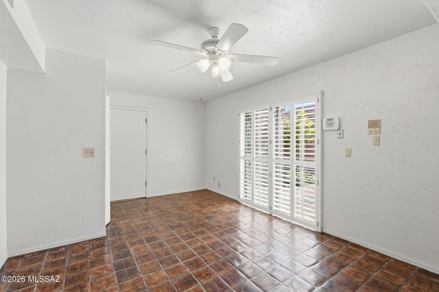 8585 N Via Tioga, Tucson, AZ 85704