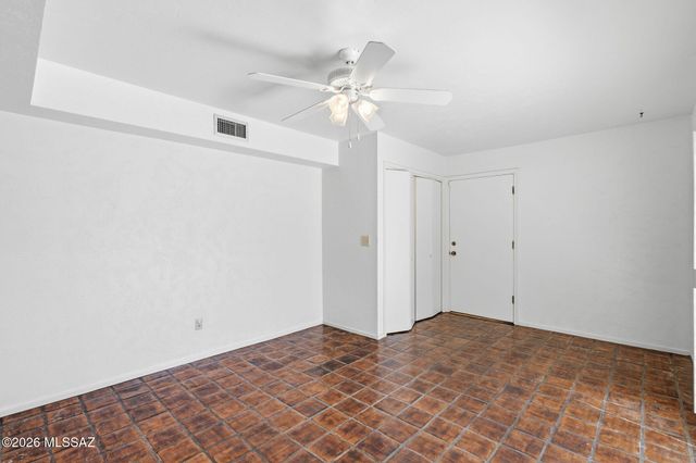 8585 N Via Tioga, Tucson, AZ 85704