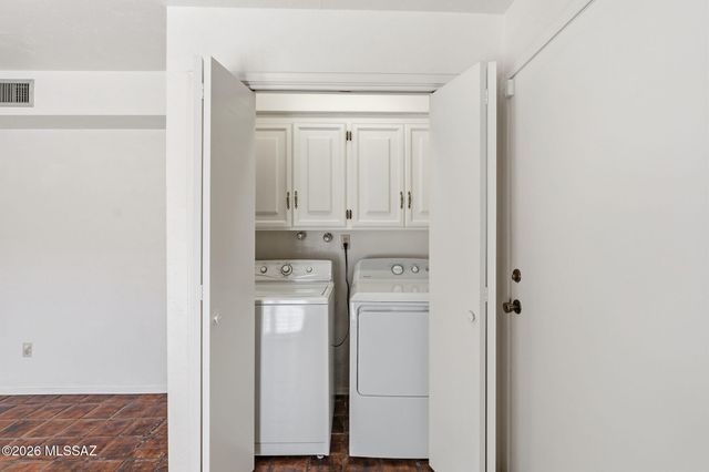 8585 N Via Tioga, Tucson, AZ 85704