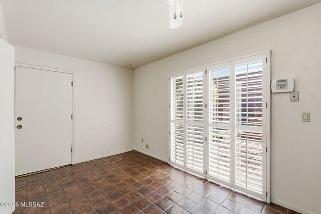 8585 N Via Tioga, Tucson, AZ 85704