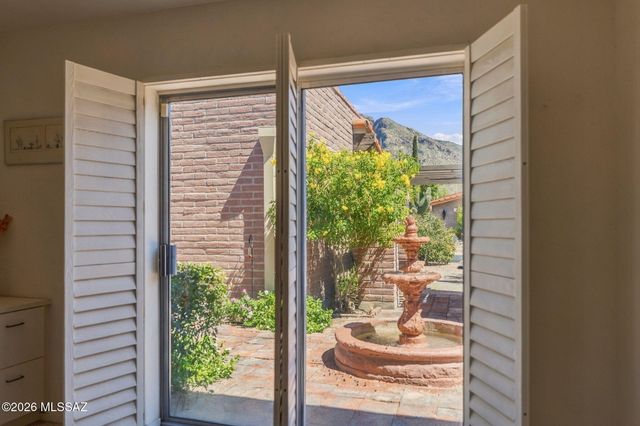 8585 N Via Tioga, Tucson, AZ 85704