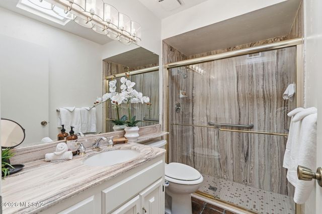 8585 N Via Tioga, Tucson, AZ 85704