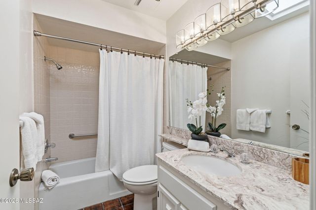 8585 N Via Tioga, Tucson, AZ 85704