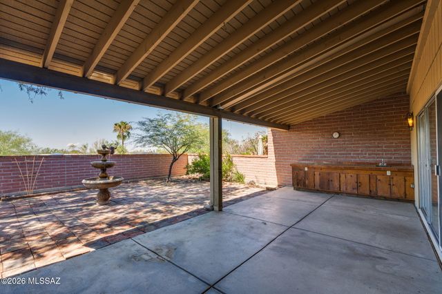 8585 N Via Tioga, Tucson, AZ 85704