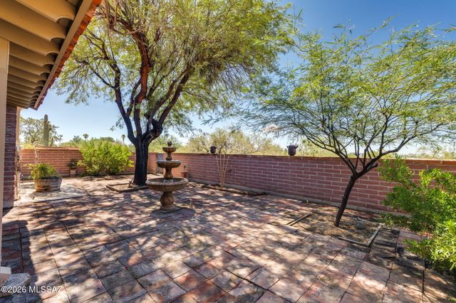 8585 N Via Tioga, Tucson, AZ 85704