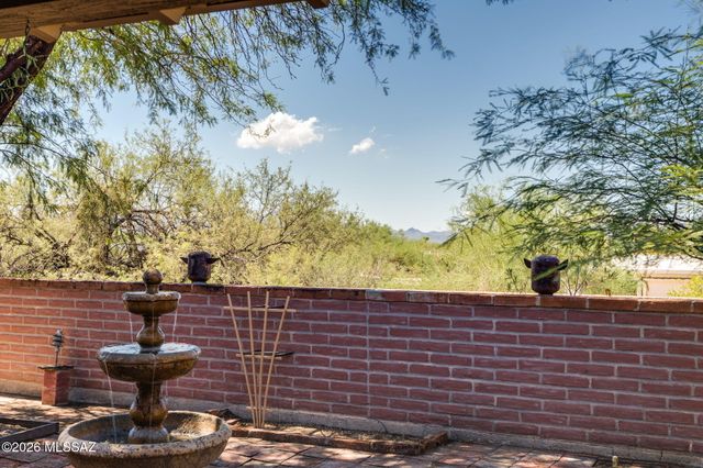 8585 N Via Tioga, Tucson, AZ 85704