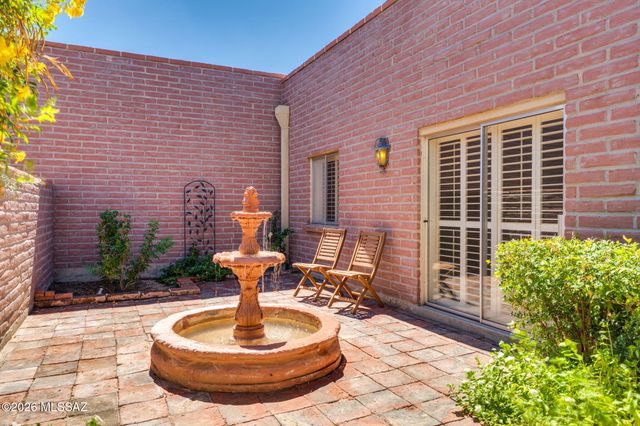 8585 N Via Tioga, Tucson, AZ 85704