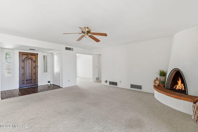8585 N Via Tioga, Tucson, AZ 85704