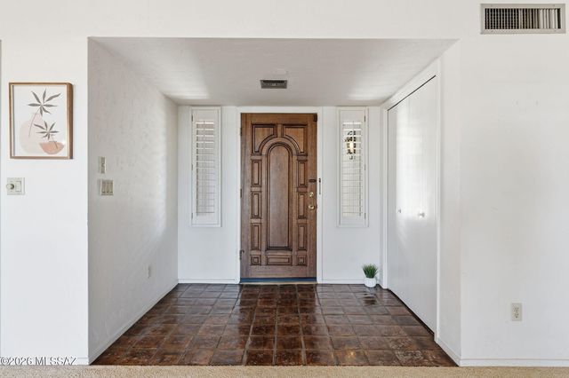 8585 N Via Tioga, Tucson, AZ 85704