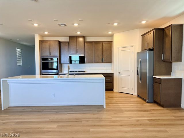 480 Clover Bar Lane, Las Vegas, NV 89138