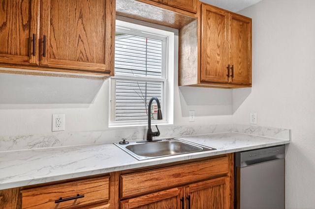 2326 W Nichols Street, Springfield, MO 65802