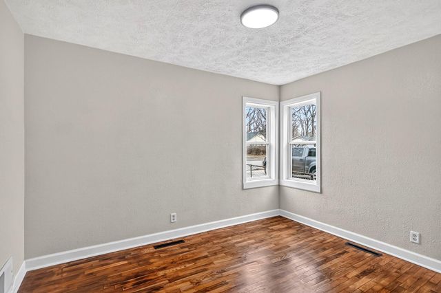 2326 W Nichols Street, Springfield, MO 65802