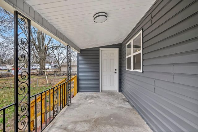 2326 W Nichols Street, Springfield, MO 65802