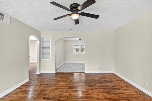 2326 W Nichols Street, Springfield, MO 65802