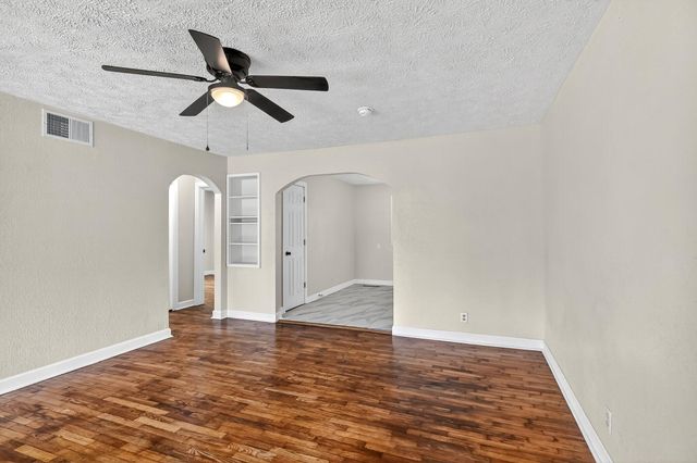 2326 W Nichols Street, Springfield, MO 65802