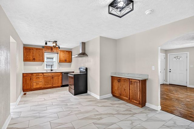 2326 W Nichols Street, Springfield, MO 65802