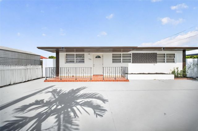 1055 NW 32nd Ct, Miami, FL 33125
