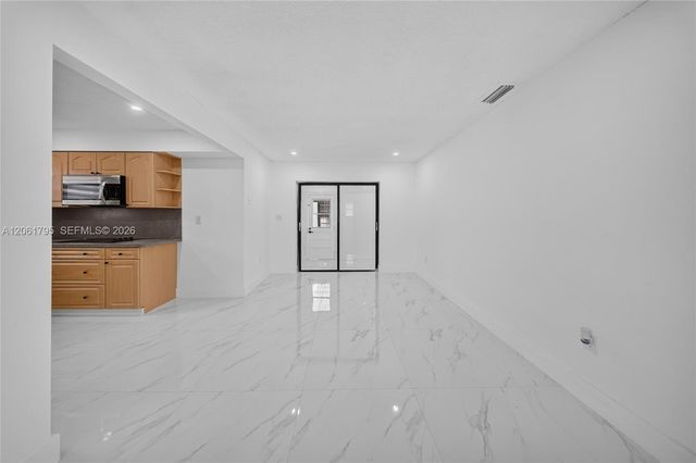 1055 NW 32nd Ct, Miami, FL 33125