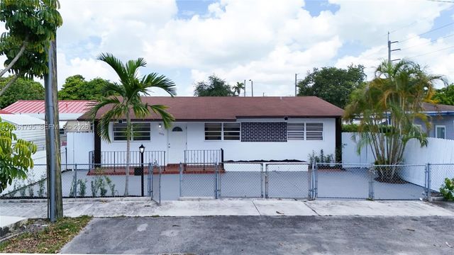 1055 NW 32nd Ct, Miami, FL 33125