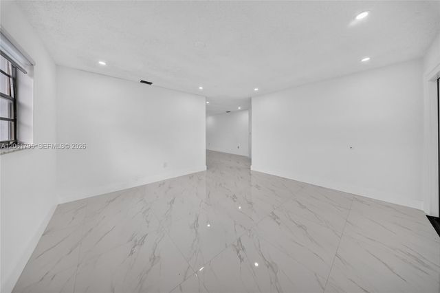 1055 NW 32nd Ct, Miami, FL 33125