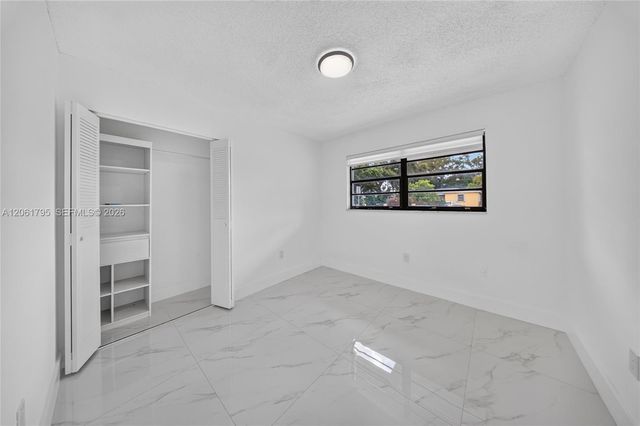 1055 NW 32nd Ct, Miami, FL 33125