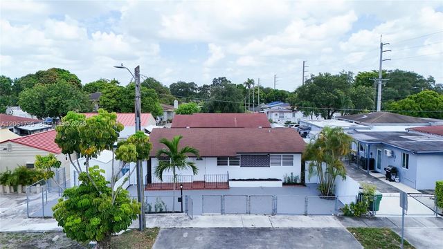 1055 NW 32nd Ct, Miami, FL 33125