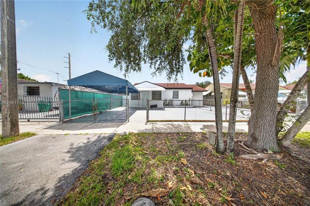 1055 NW 32nd Ct, Miami, FL 33125